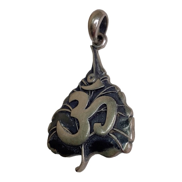 Antique Rare Silver OM Symbol, Oneness Symbol, Spiritual Symbol, Universe sign - Picture 4 of 5